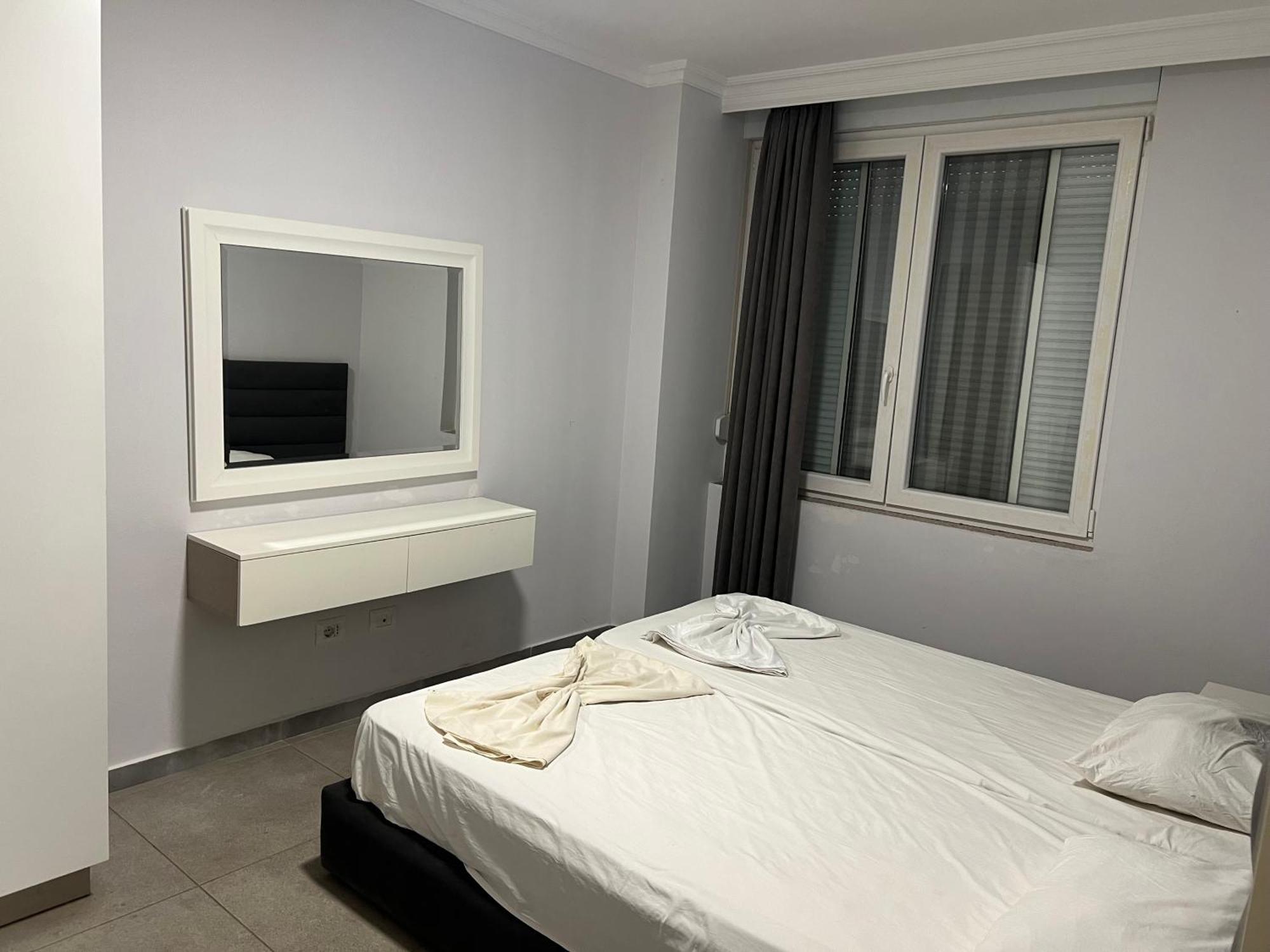 Shengjin Apartaments Bagian luar foto