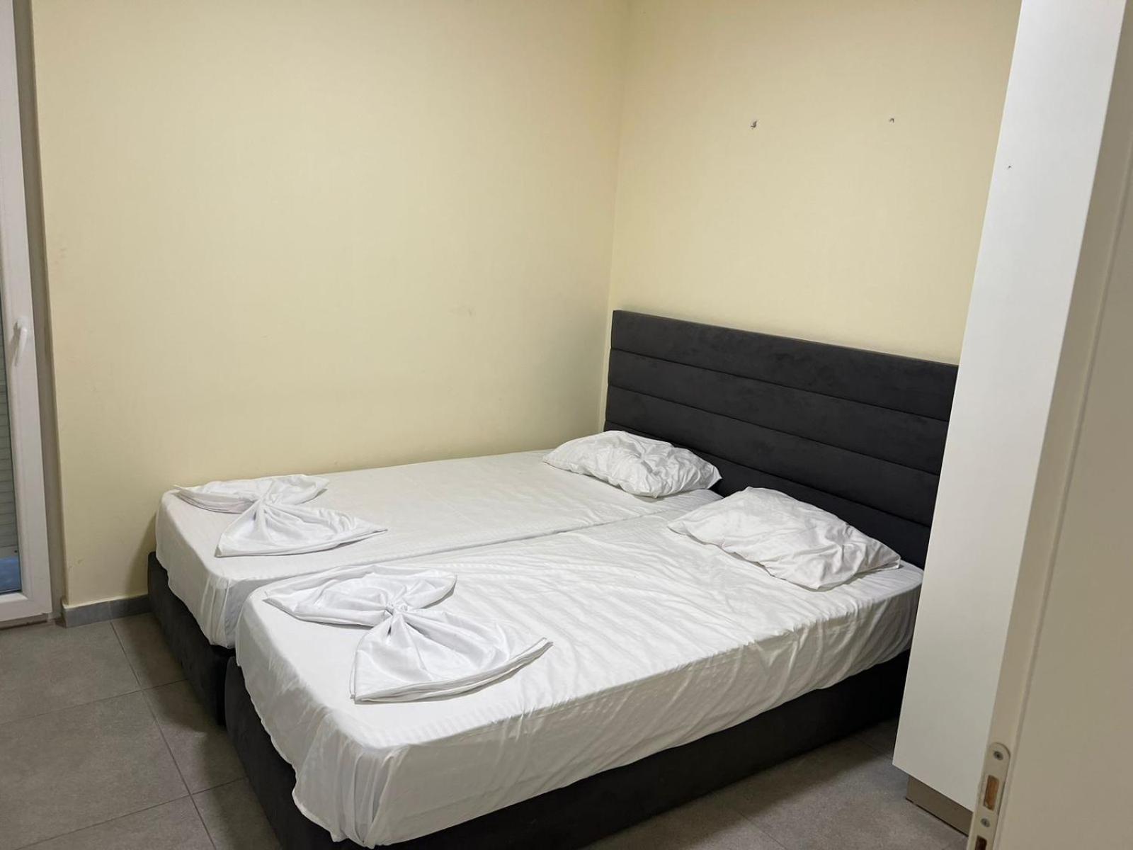 Shengjin Apartaments Bagian luar foto