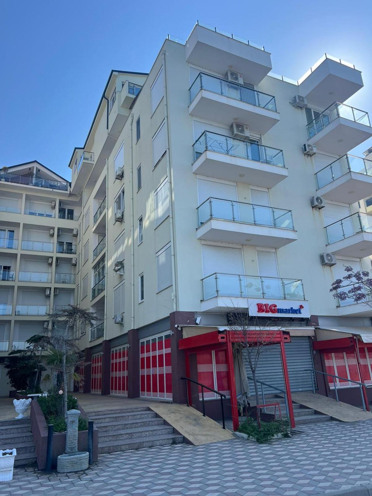 Shengjin Apartaments Bagian luar foto