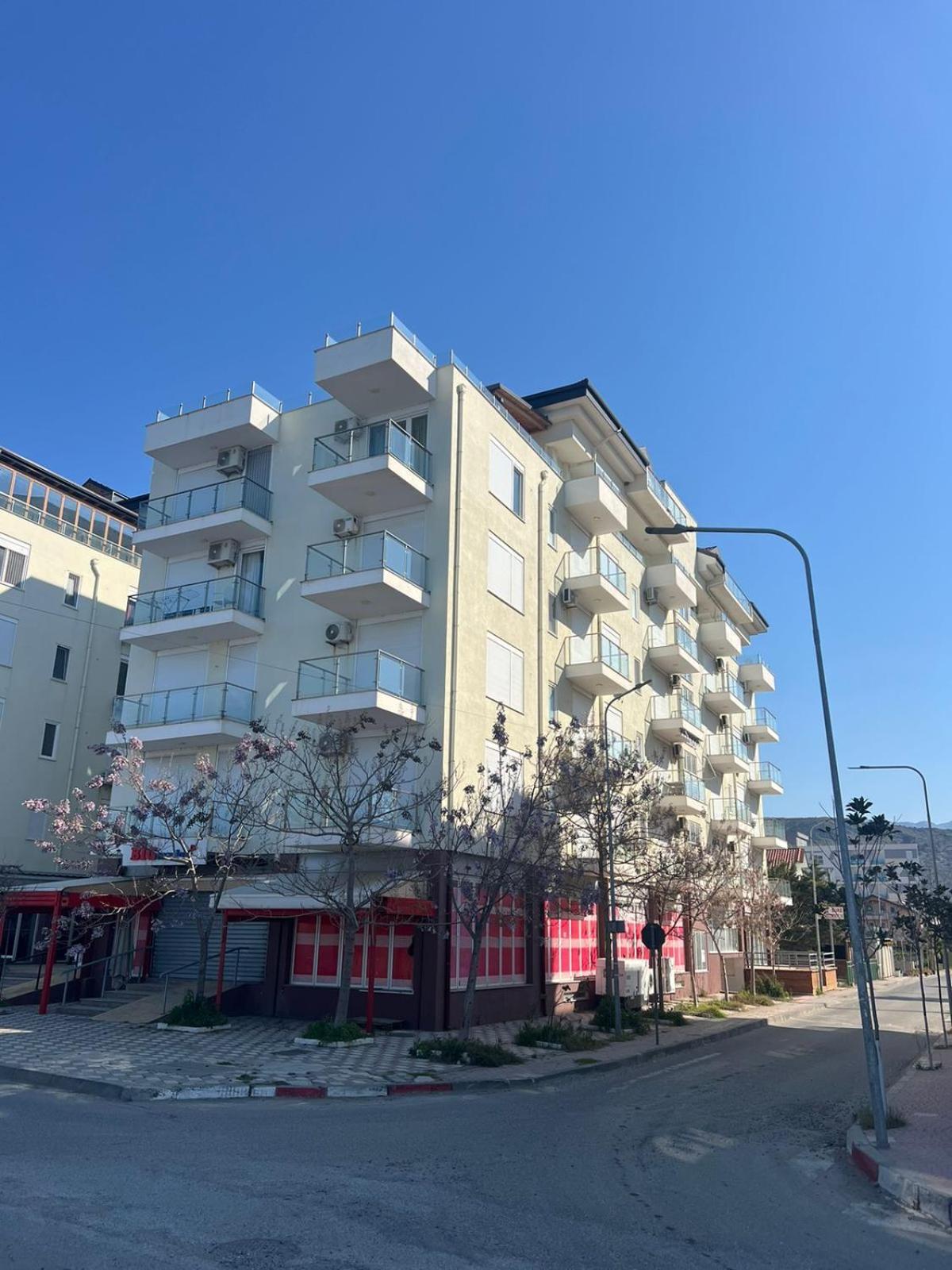 Shengjin Apartaments Bagian luar foto