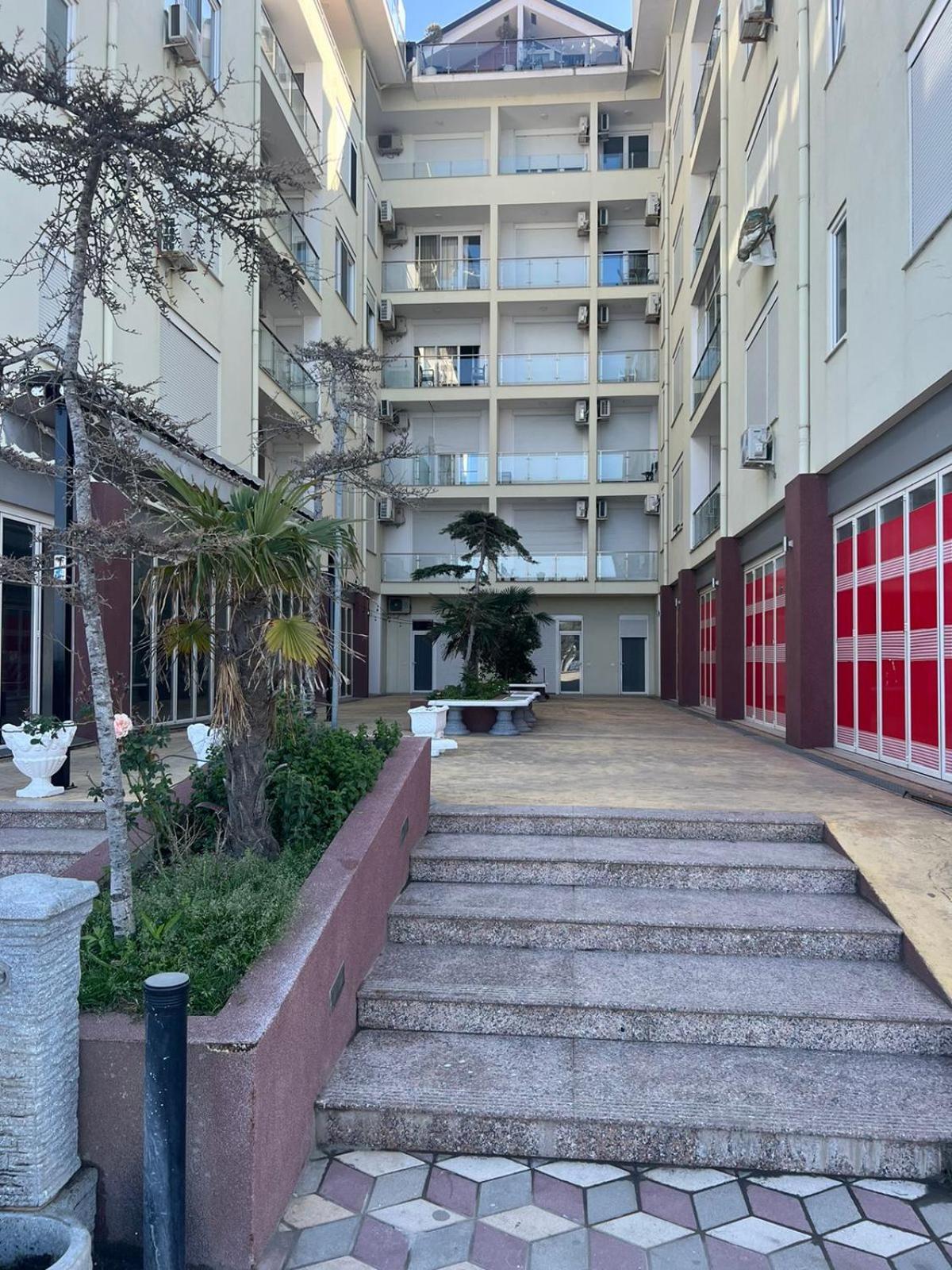 Shengjin Apartaments Bagian luar foto