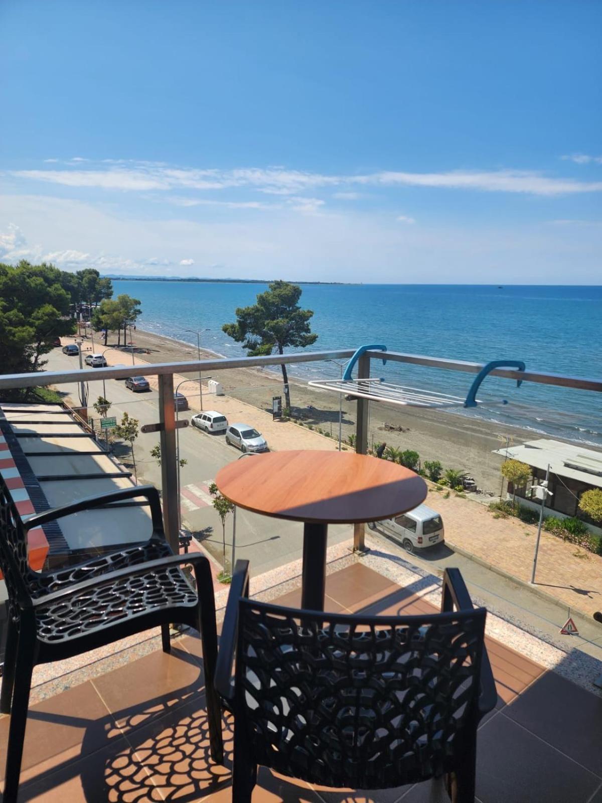 Shengjin Apartaments Bagian luar foto