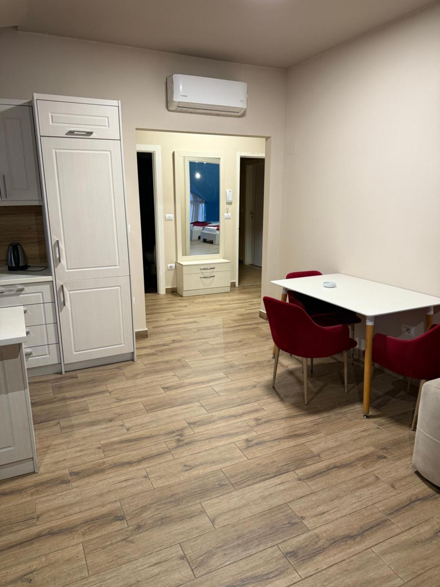 Shengjin Apartaments Bagian luar foto