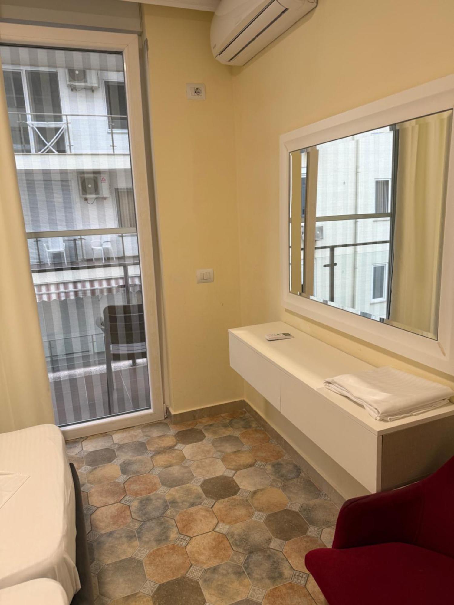 Shengjin Apartaments Bagian luar foto