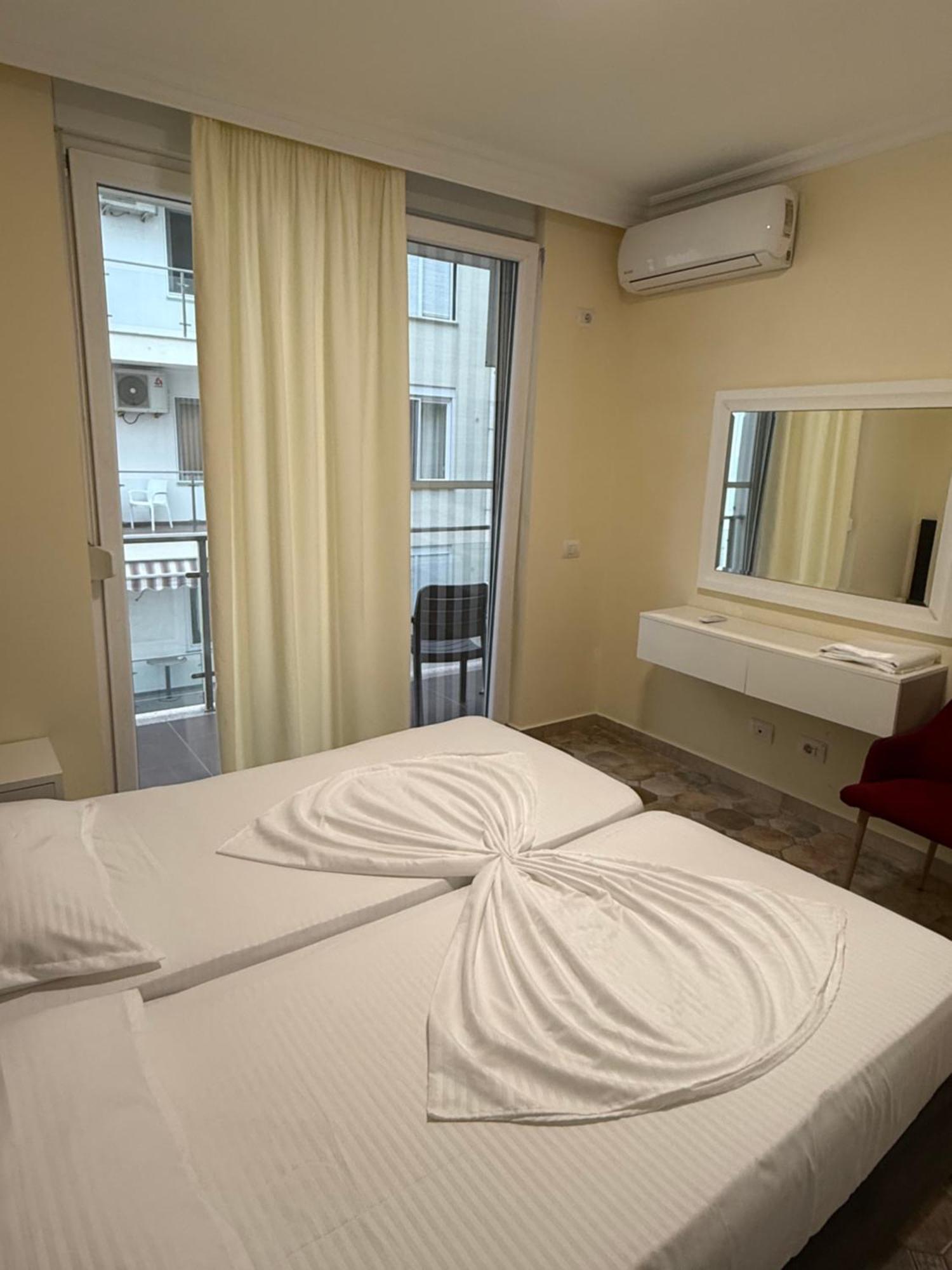 Shengjin Apartaments Bagian luar foto