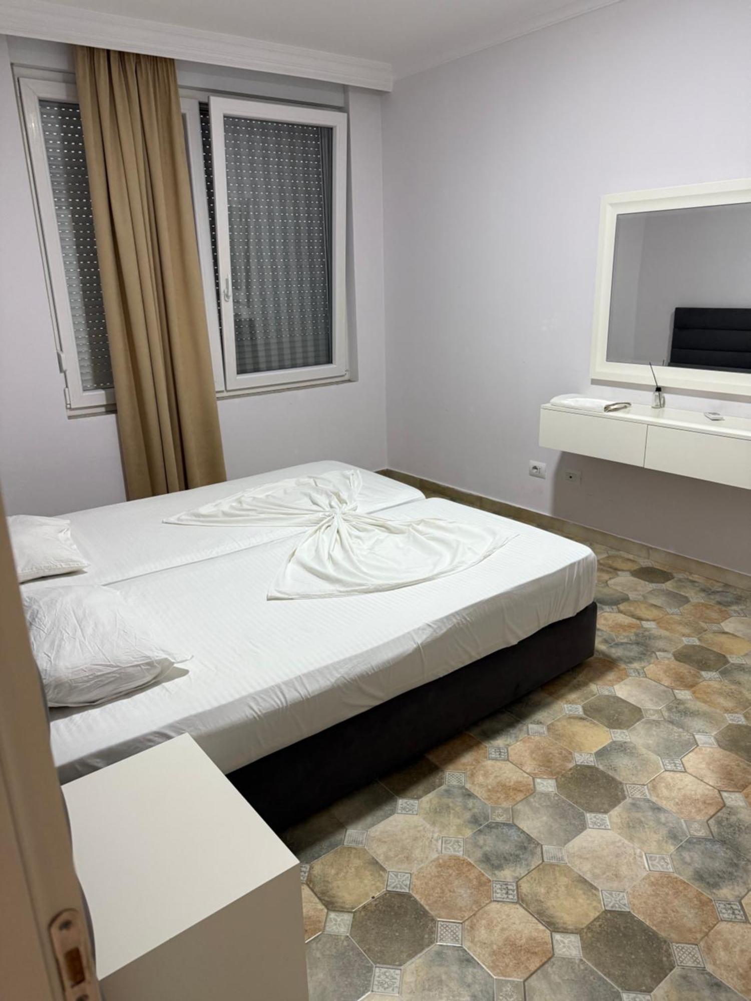 Shengjin Apartaments Bagian luar foto